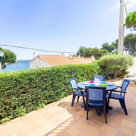 Luminoso Con Terraza, Wifi, Garaje Y A 50m De La Playa En - Es-228-15 * Llança